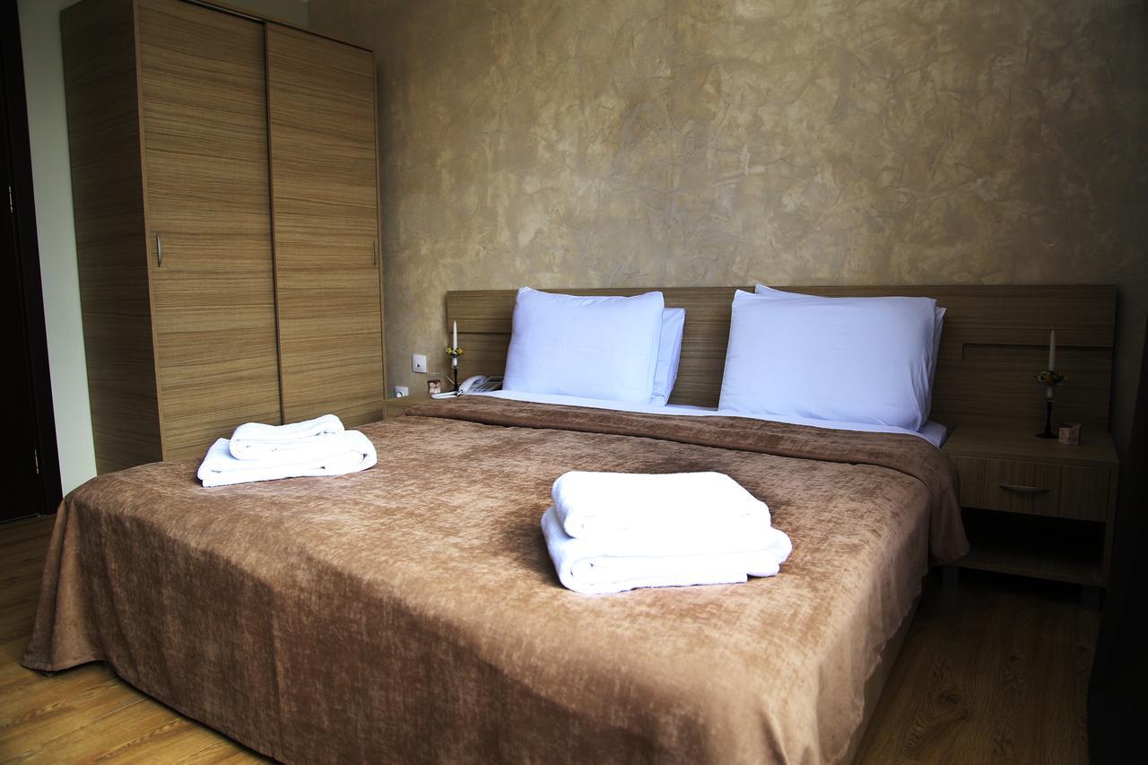 Iveria Hotel Khashuri Екстериор снимка