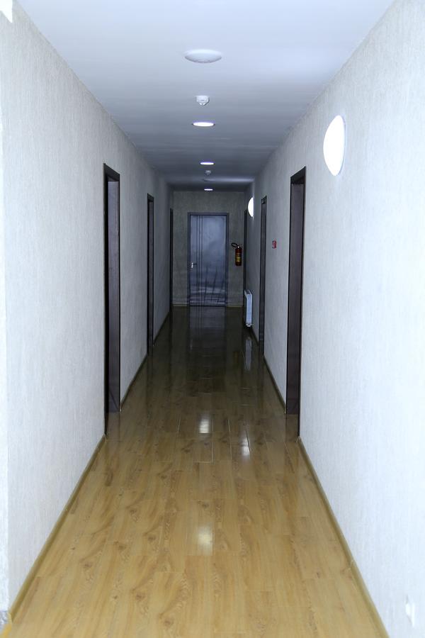 Iveria Hotel Khashuri Екстериор снимка